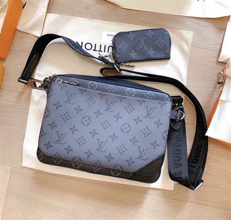 trio messenger louis vuitton|louis vuitton trio pouch.